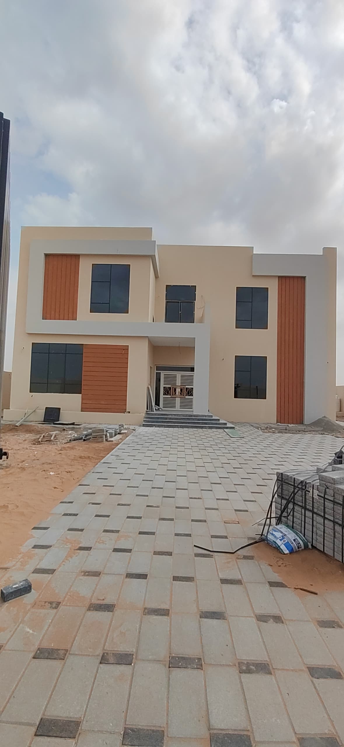 Completed residential villas in the UAE — view 1